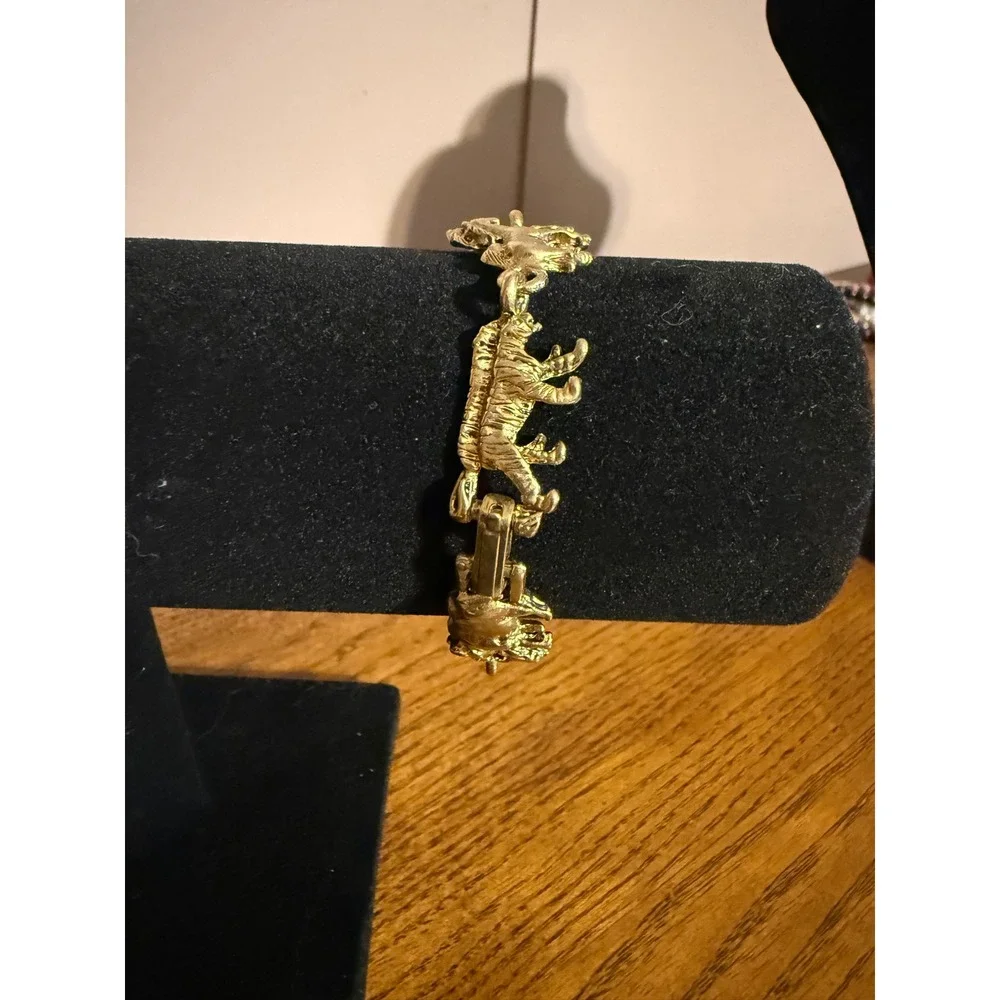 Vintage Noahs Ark Animal Link Bracelet Gold Tone Elephant Giraffe Religious